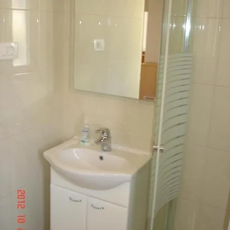 Lino 2 Apartment *